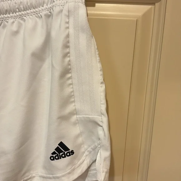 Adidas Women's Tiro 23 Shorts white size medium - Picture 3 of 4